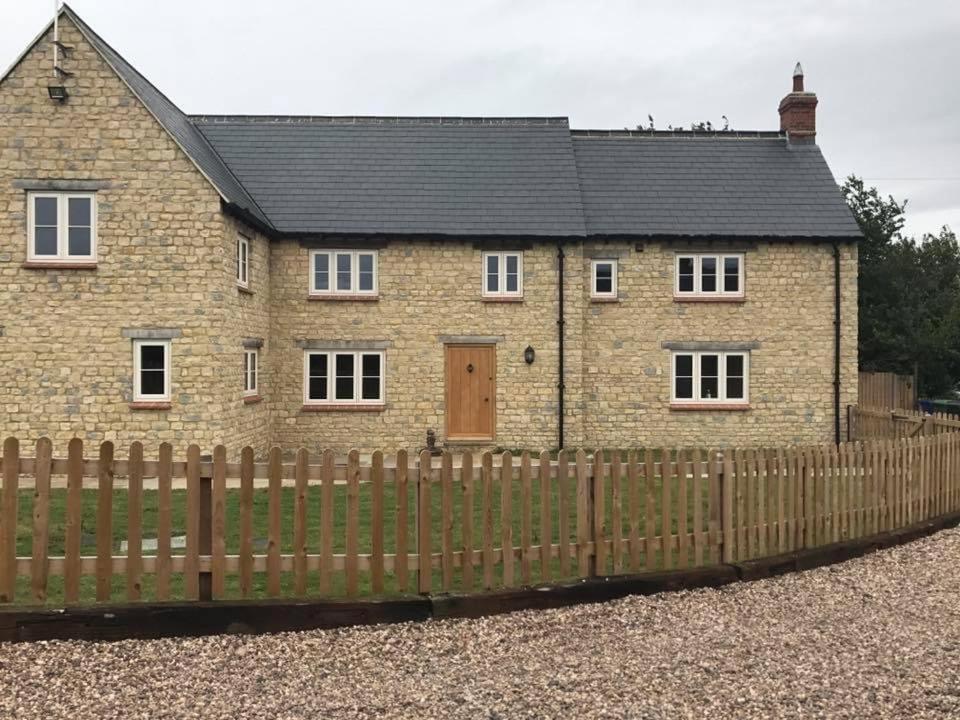 Denbrae Apartment Brackley  Exterior photo